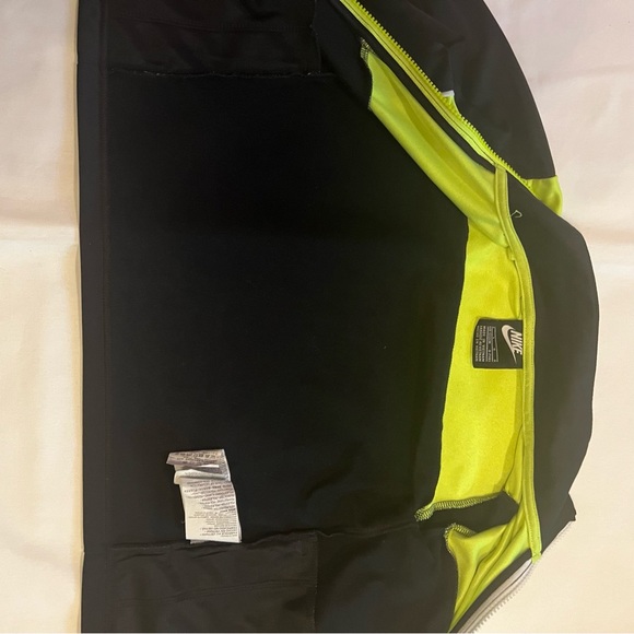 🎉HOST PICK🎉 Nike Active Sports Boys Large Yellow Zip Sweatshirt - Picture 4 of 7